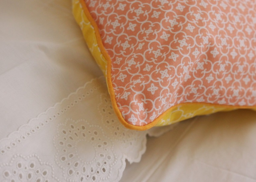 כרית עם ציפית